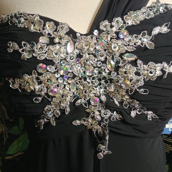 ELEGANT BLACK DINNER GOWN WITH BEADS/SEQUINS  SZ L - Picture 2 of 6